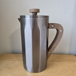 Starbucks Stainless Steel French Press Coffee Maker with Wood Handle, 32fl oz/1L